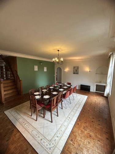 Soissons Apartment | 270 m² Apartment ∙ 6 bedrooms ∙ 12 guests