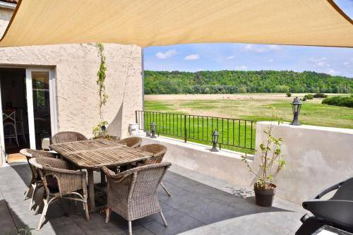 Noyers-sur-Serein House | 275 m² House ∙ 5 bedrooms ∙ 14 guests