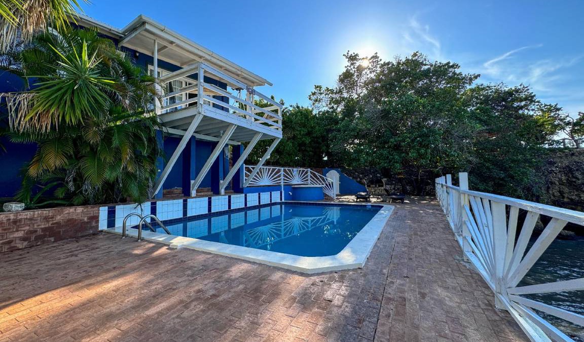 Treasure Beach House | 278 m² House ∙ 4 bedrooms ∙ 8 guests