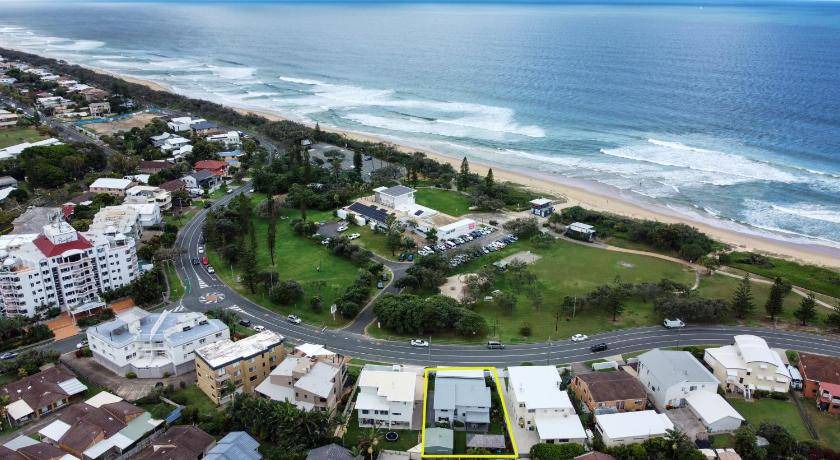 Buddina House | 280 m² House ∙ 5 bedrooms ∙ 10 guests