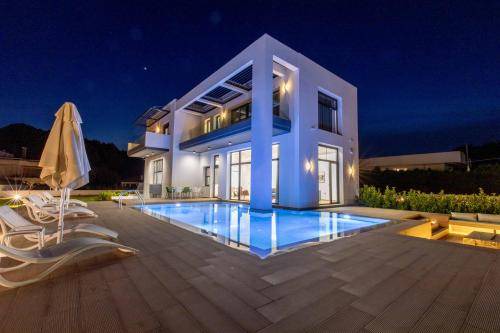Filerimos Villa | 280 m² Villa ∙ 4 bedrooms ∙ 10 guests