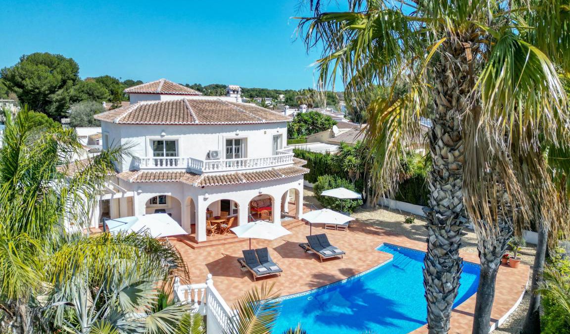 Costa Nova Villa | 283 m² Villa ∙ 4 bedrooms ∙ 8 guests