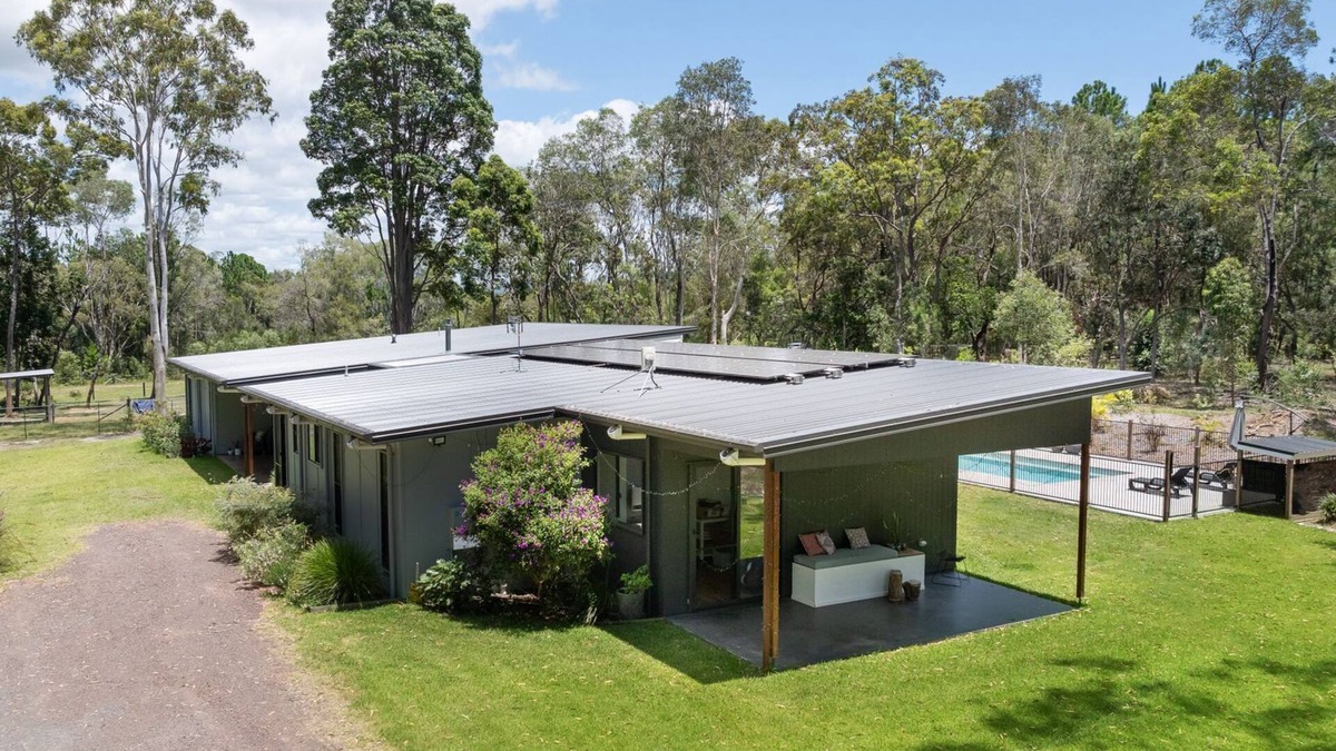 Cooroibah House | 287 Lake Cooroibah Road Cooroibah QLD 4565