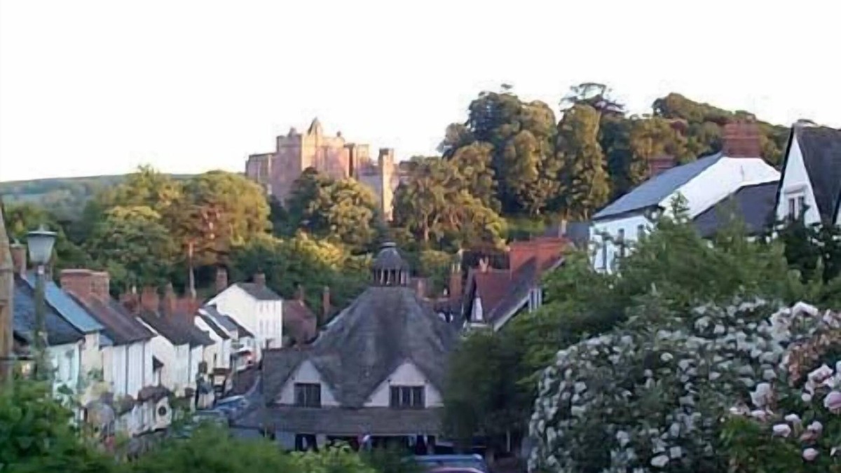 Dunster Apartment | 29 High Street Dunster