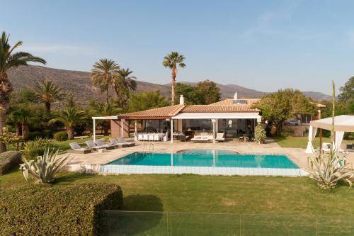 Melissopetra Villa | 291 m² Villa ∙ 6 bedrooms ∙ 12 guests
