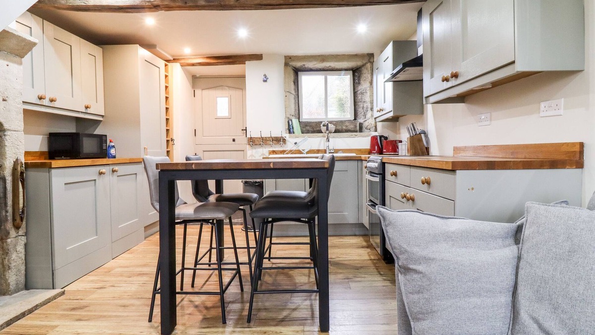 Wadsworth Cottage | 2A Chiserley Stile