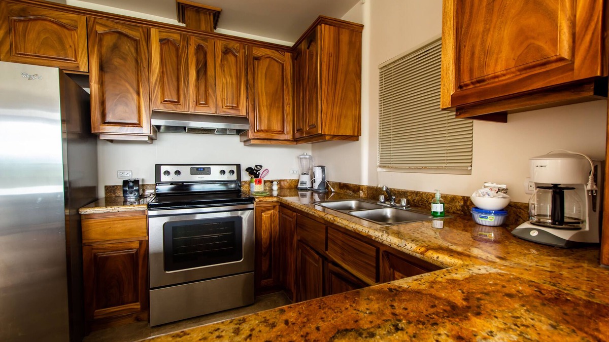 Naranjos Agrios Condo | 2B/1B CORNER CONDO SUITE with VIEWS