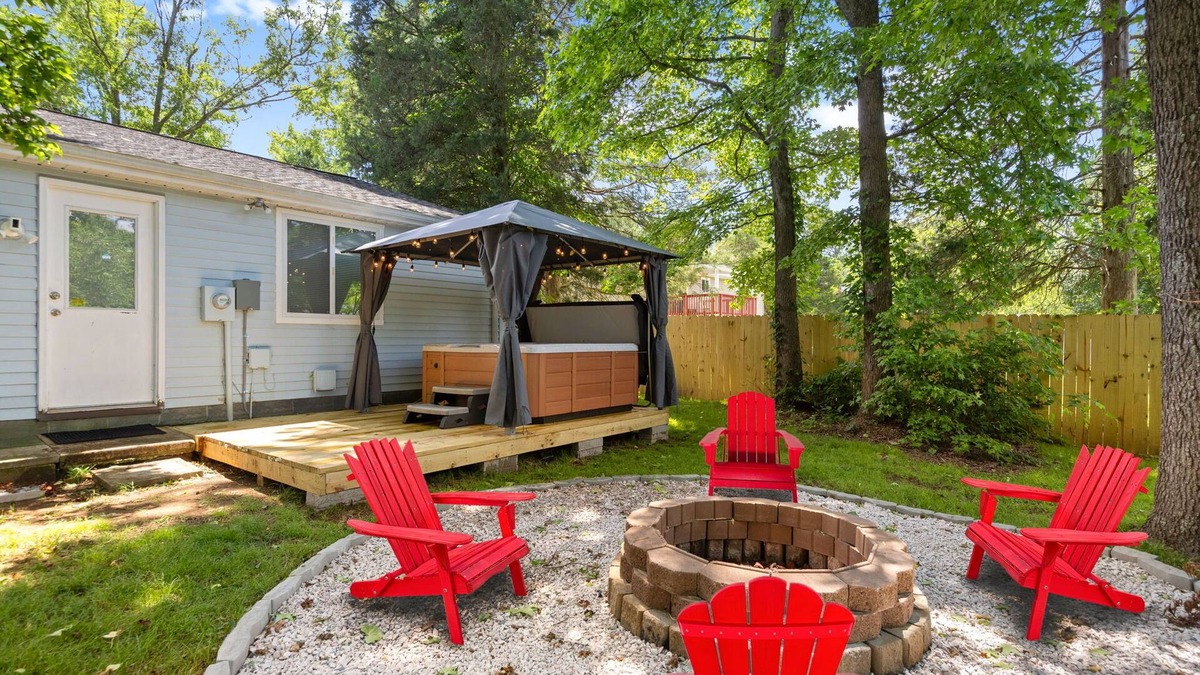 Charlotte House | 2B HotTub Oasis Close to Airport