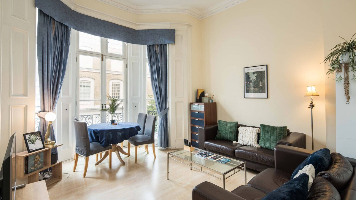 Campden Condo | 2B Hyde Park Cosy Victorian flat - 5mins to NottingHill, High Street Kensington.