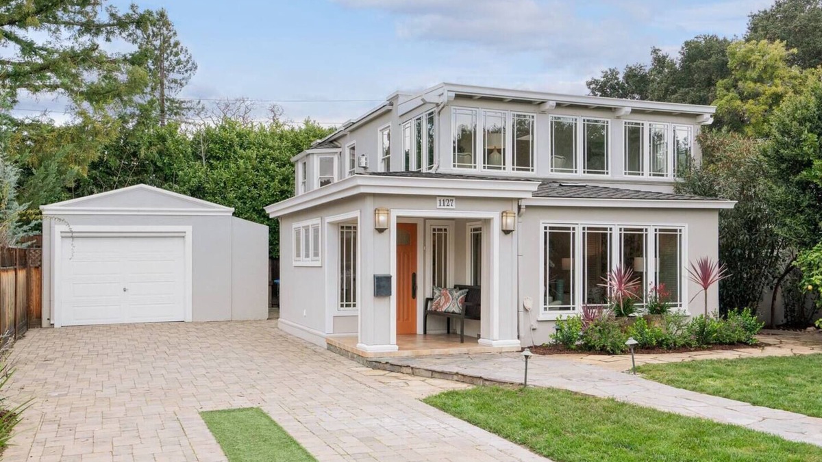 University South House | 2B in DT near Stanford, Big Living room & Kitchen
