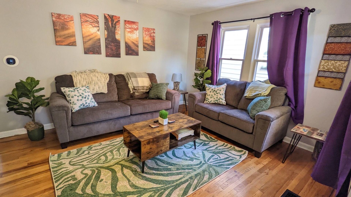 Springfield House | 2b1b fenced backyard with deck, outdoor space near hospitals