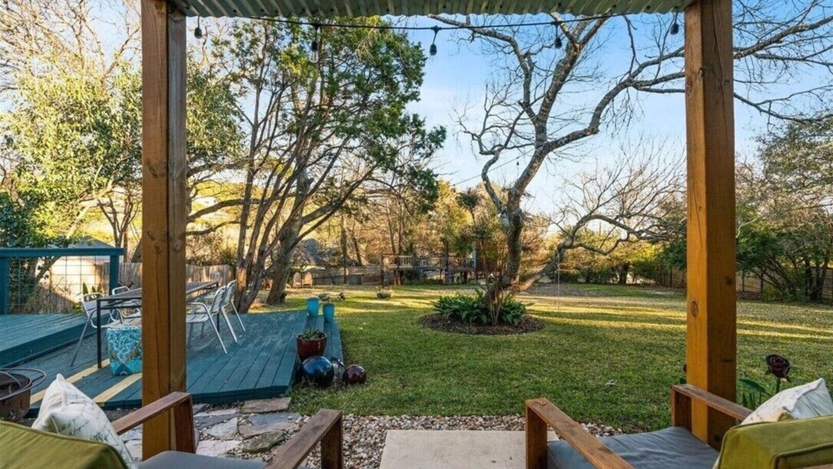 Scenic View West Condo | 2b1b Hidden Oasis in the Hills - Close to Downtown