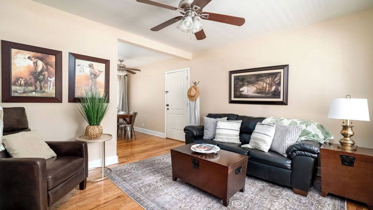Aiken House | 2B1B Steps from the Golf Course, Historic Downtown