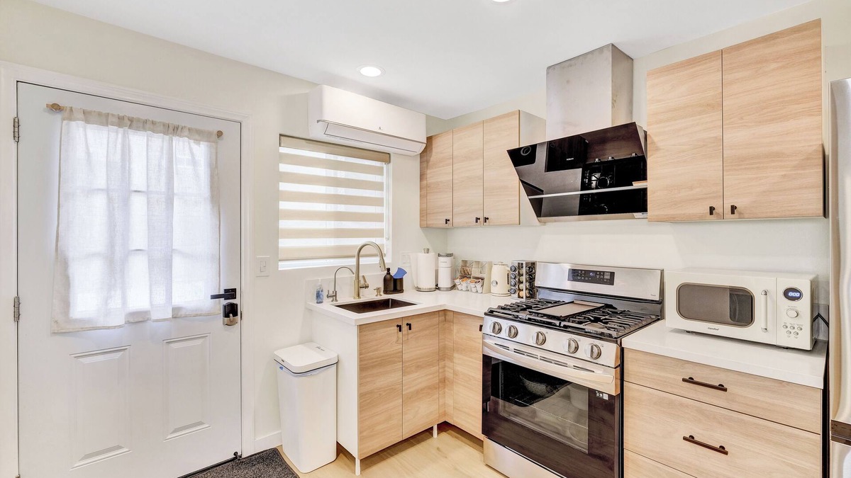 Rosemead House | 2B2B/Free Tesla Charging/Free Parking/Quiet
