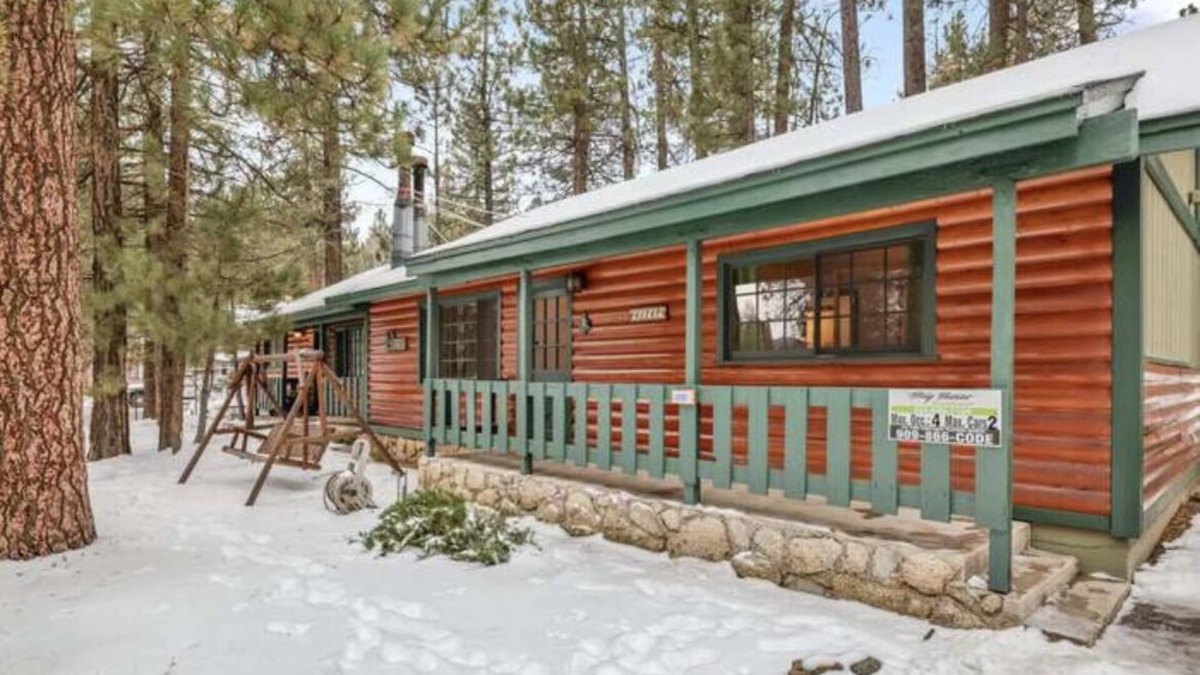Summit Estates Apartment | 2BD/1B Apt Walking Distance to Snow Summit
