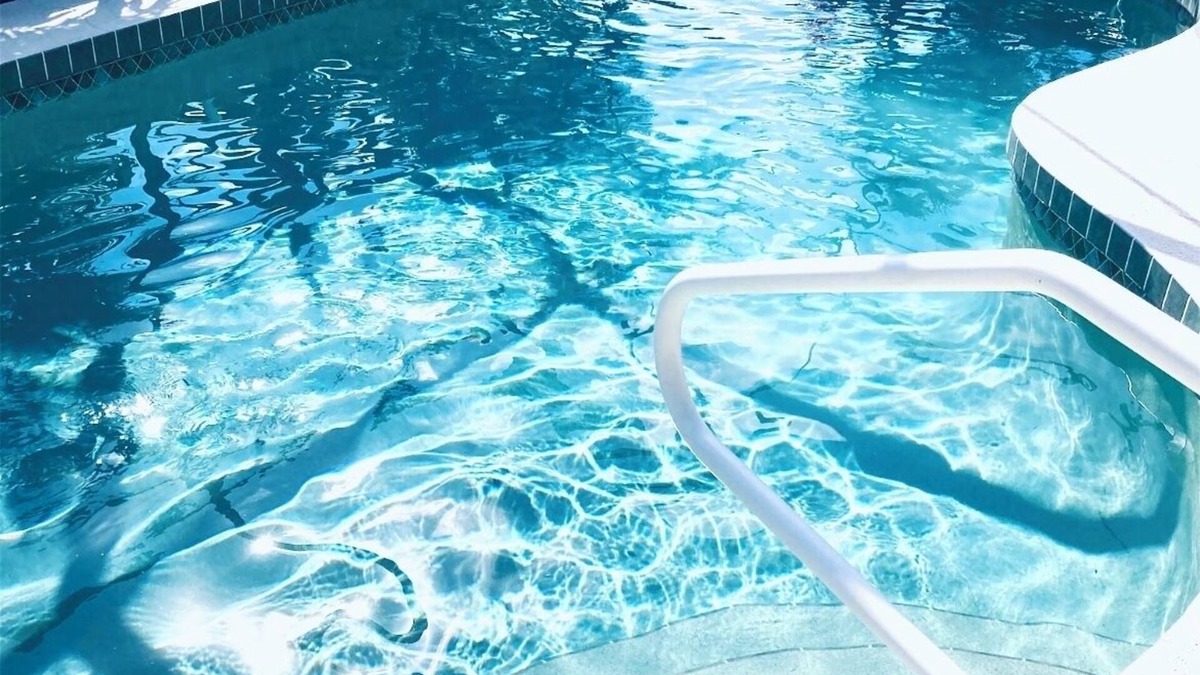 Pebble Beach House | 2bd-2ba-2ga, heated pool, golf-beach lovers, pet friendly sanctuary.