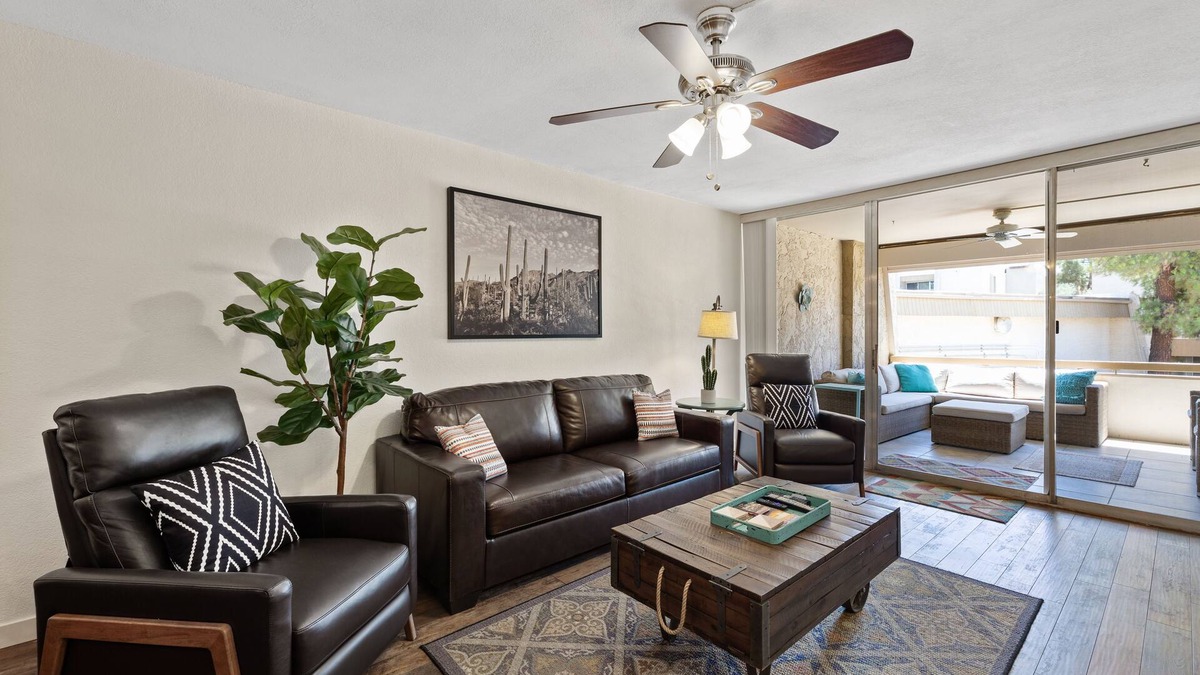 South Scottsdale Condo | 2bd, 2ba, Old Town, Pet Friendly, Pool, Balcony