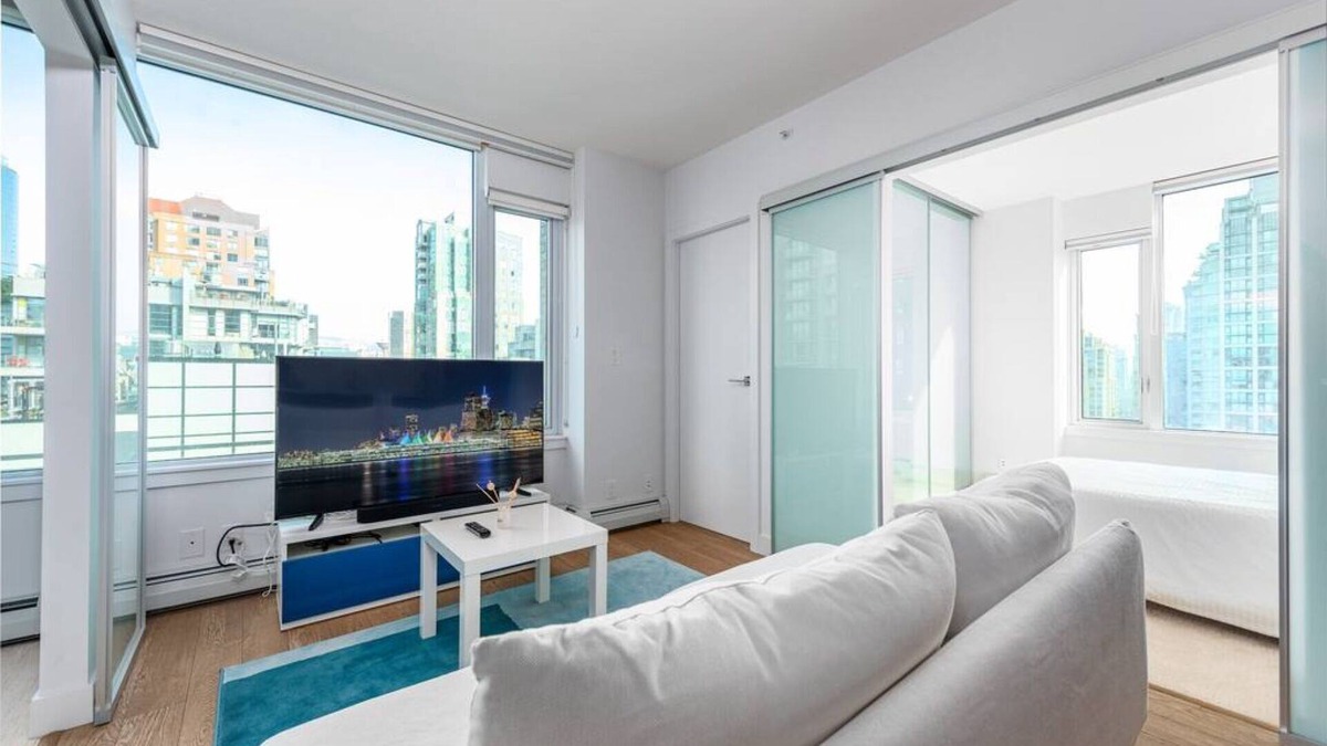 Downtown Vancouver Apartment | 2BD Modern Condo in Downtown Vancouver!