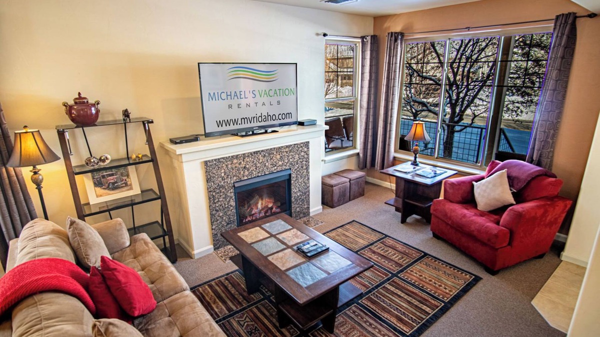 Hailey Condo | 2BD Sweetwater Condo - Community Park, Pool + Hot Tub