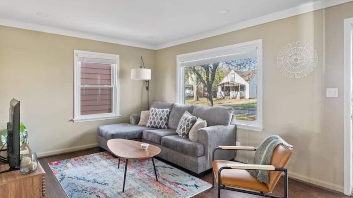 Hazel Park House | 2BDR Near Ferndale | A Cozy Stay in the Heart of Metro Detroit