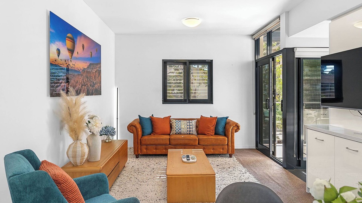 Perth Apartment | 2BDR on Beaufort Street + Parking - Mount Lawley