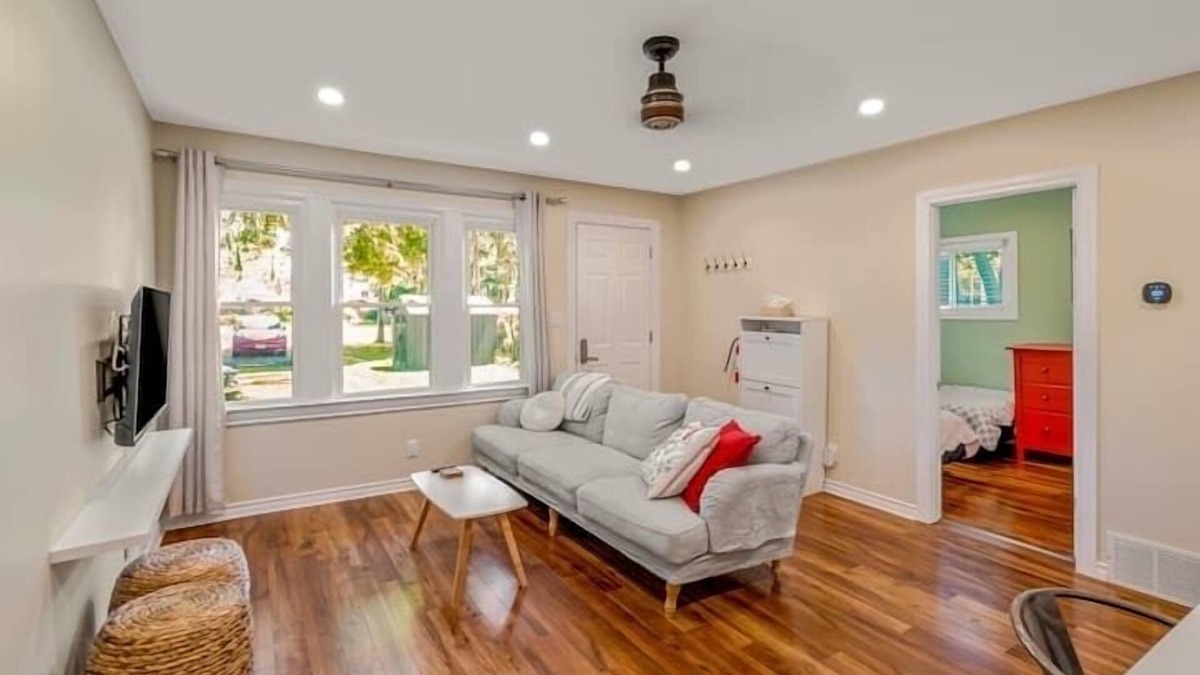 Crystal Beach Cottage | 2bdrm Family Cottage - Short walk to the Beach