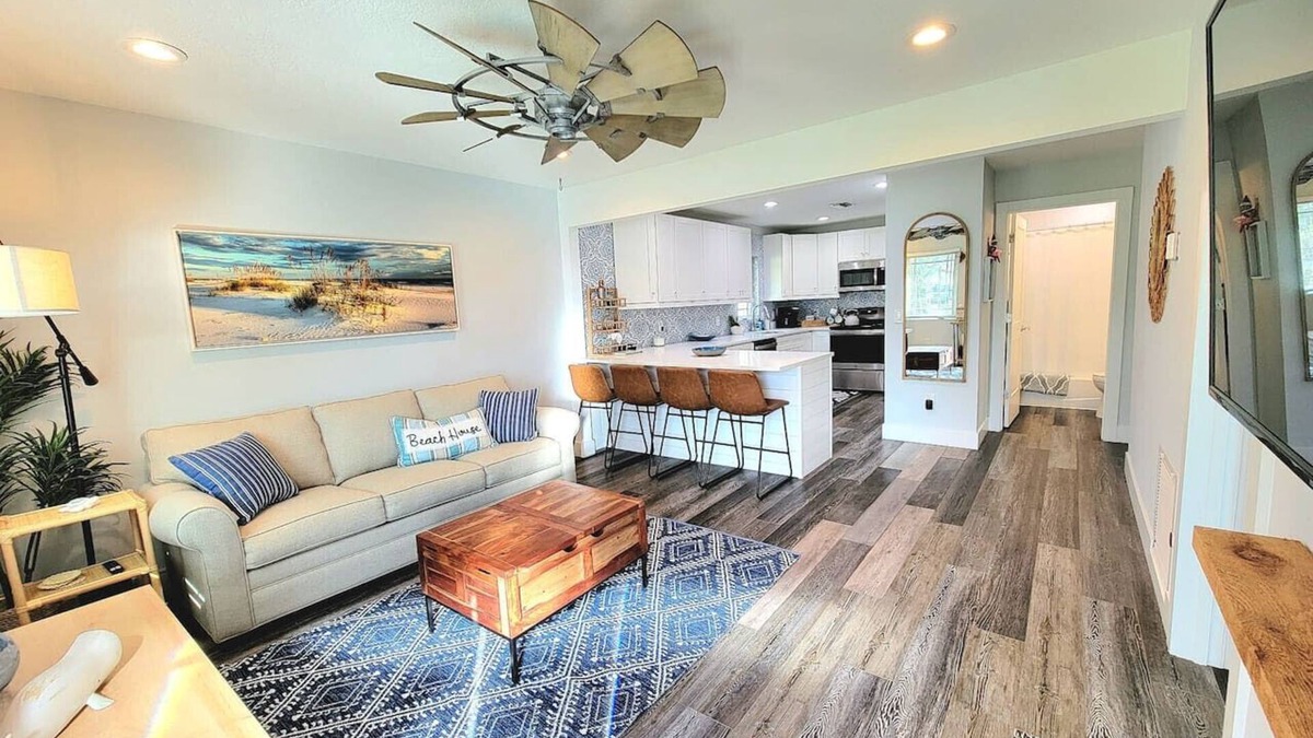South Gate Ridge House | 2Bed/1Bath Entire House Mins to Beach+Downtown