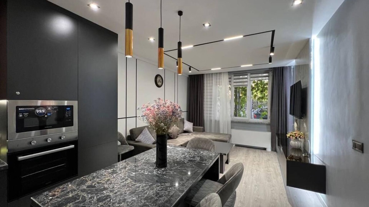 Kentron Apartment | 2bed 1bath Located in central Yerevan on Pushkin st . Near Saryan st .