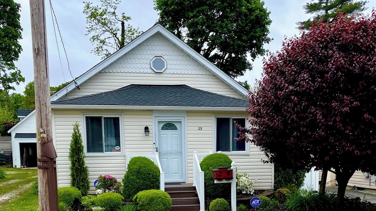 Bayville House | 2bed/2bath Beach Bungalow in Bayville, NY