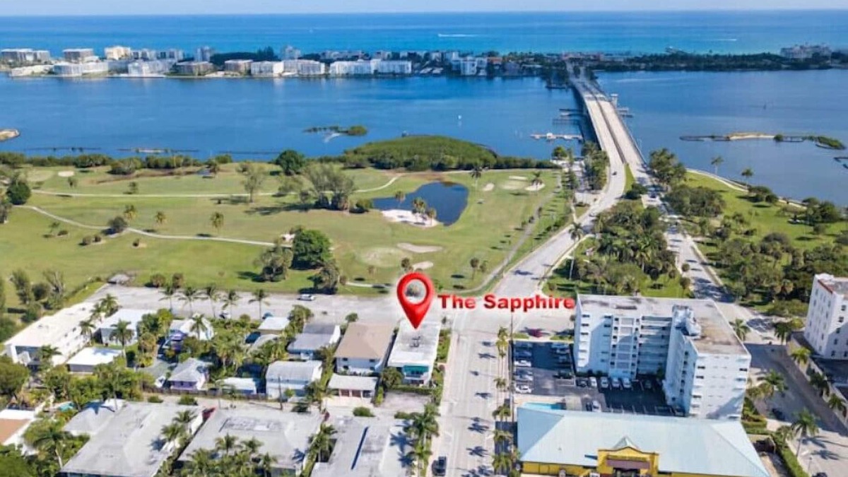 Parrot Cove House | 2Bed/2Bath Villa by Golf Course
