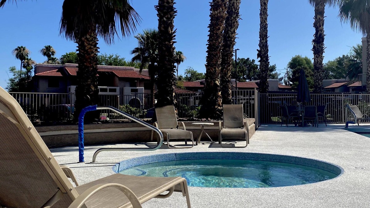 Glendale Condo | 2bedroom Condo Next Door To Banner Thunderbird Medical Center