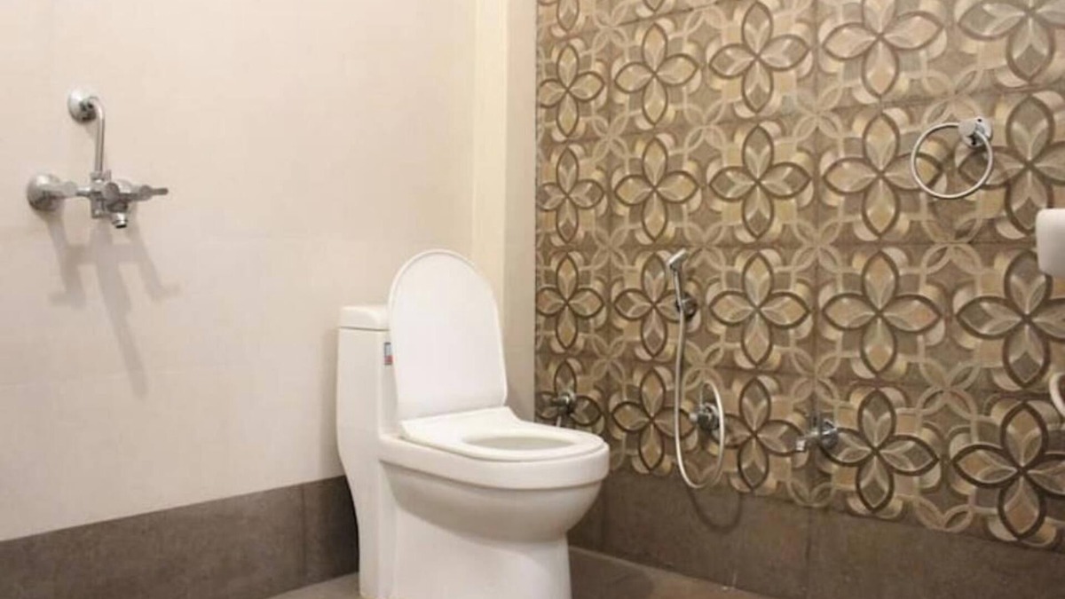 Bullawala Apartment | 2BHK w Terrace Access & Pvt Parking