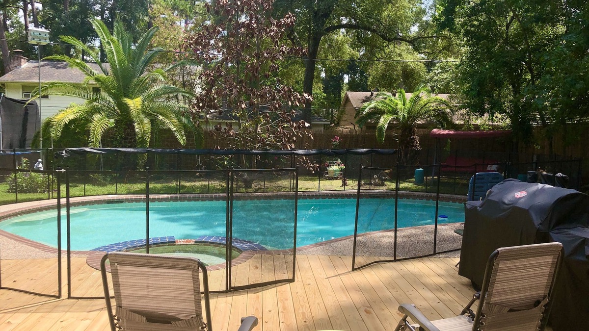 Memorial Northwest House | 2BR/1.5BA, saltwater pool, hot tub, alarm ~ The Salt Lick Retreat