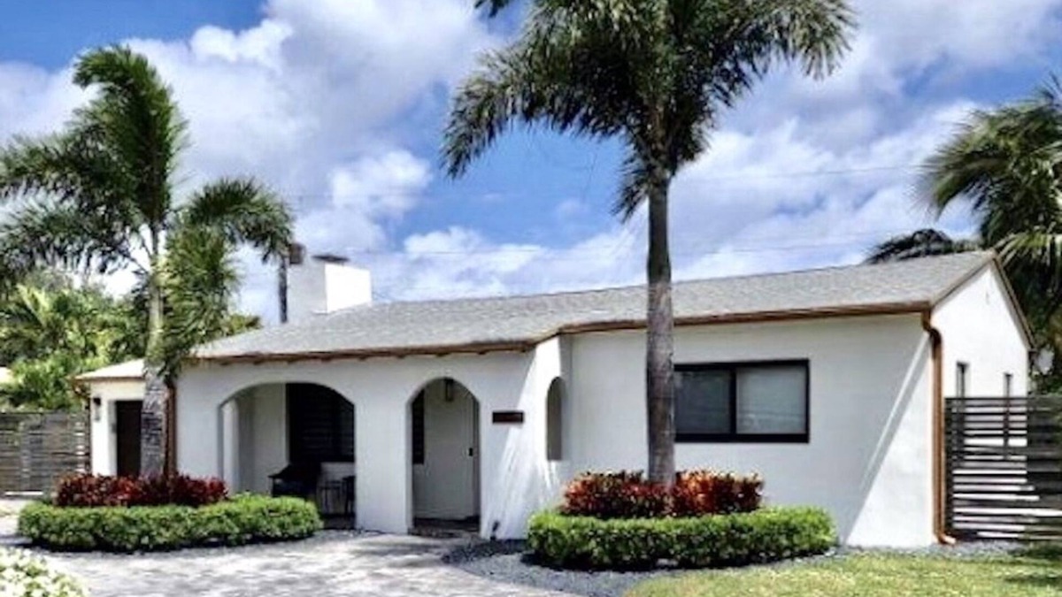 Delray Beach House | 2BR- 1 BA Beautifully Designed Home, close to all the action of Delray