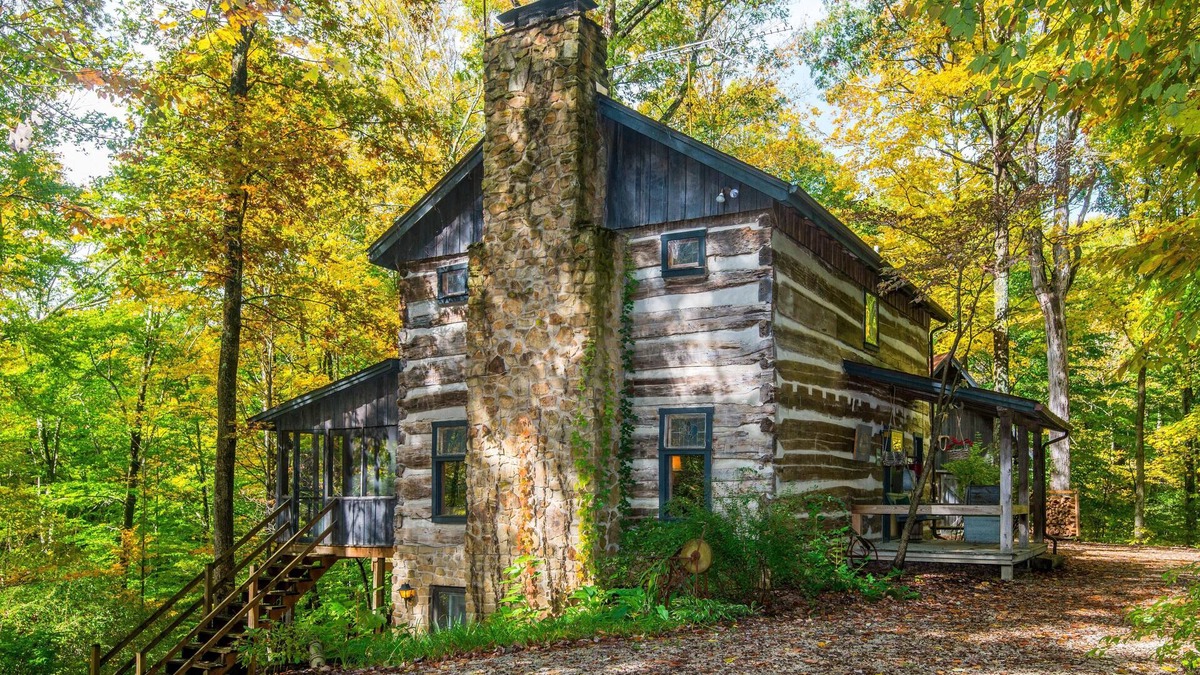 Helmsburg Cabin | 2BR, 2.5BA