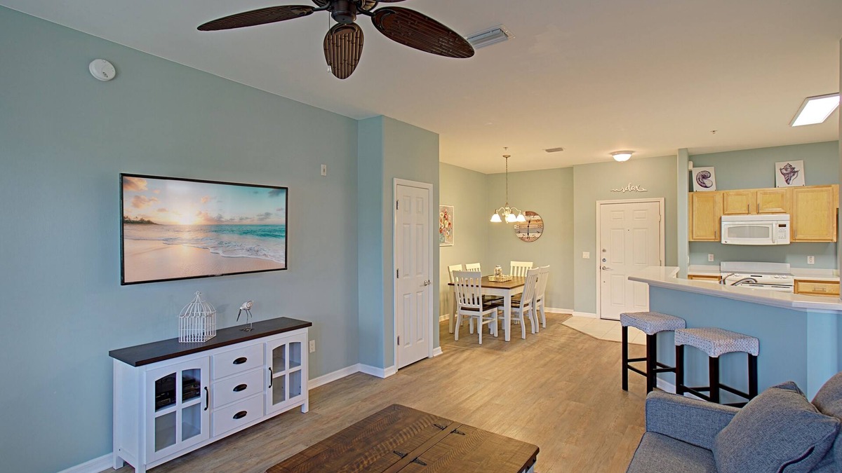 Majestic Palms Condo | 2BR 2 BA Close to Sanibel and Ft. Myers Beaches