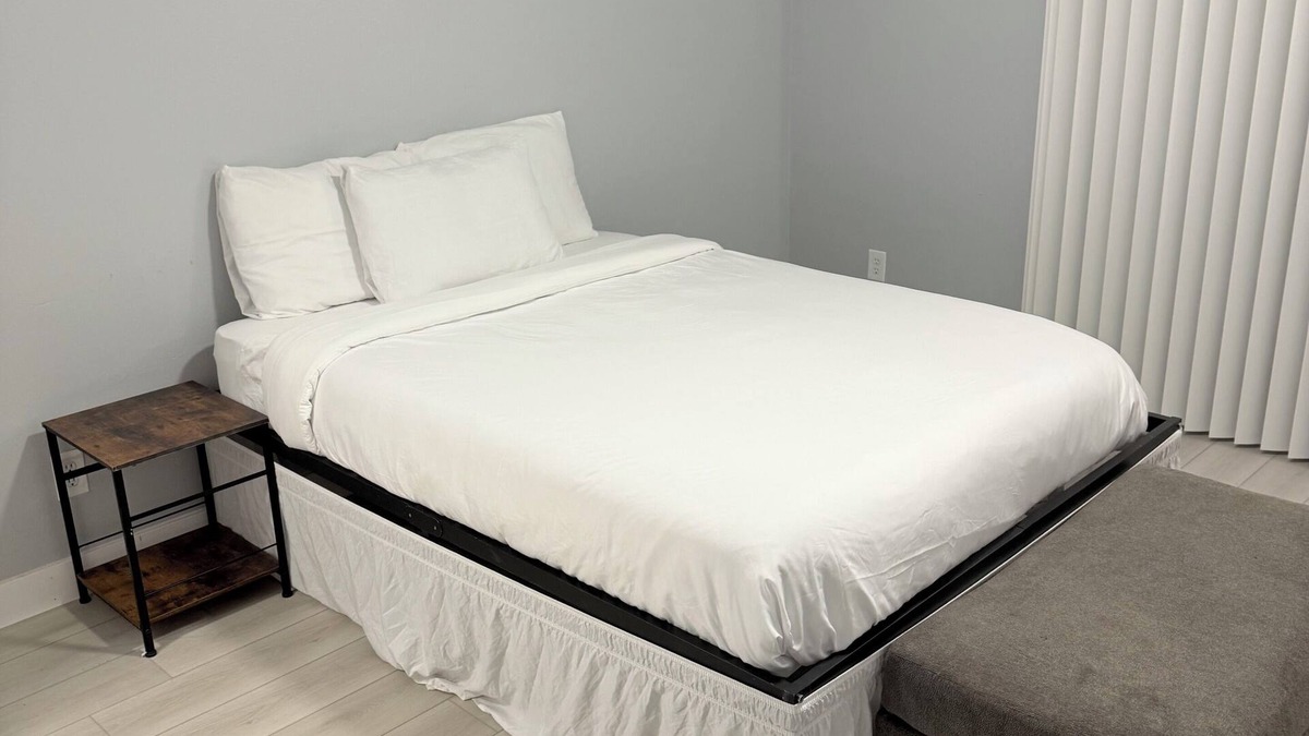 Spring Valley Apartment | 2BR/2BA Downtown Vegas Gem – 2 Min Walk to Fremont!