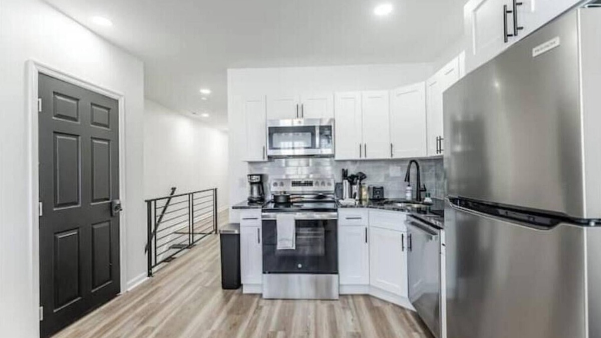 West Philadelphia Apartment | 2BR/2BA Getaway – for Traveling Professionals