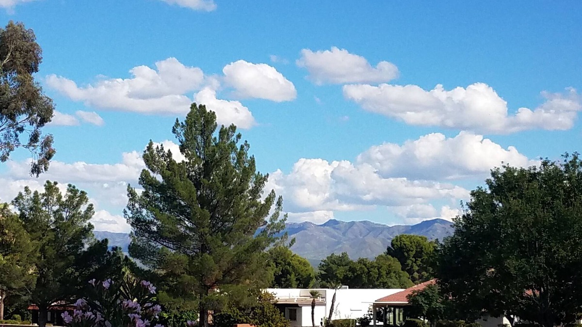 Country Club Estates House | 2BR 2BA Town Home Golf Course Mountain Views 1400 sf Walkable Neighborhood
