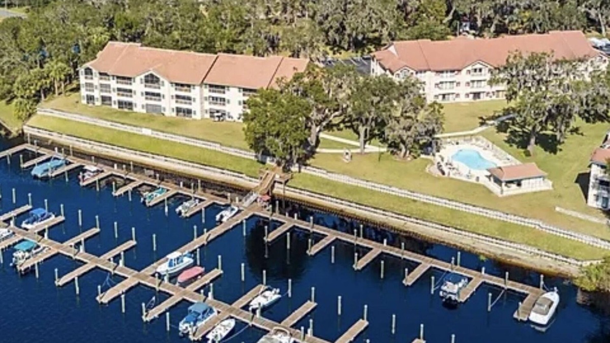 Welaka Condo | 2BR/2BA Welaka River Condo