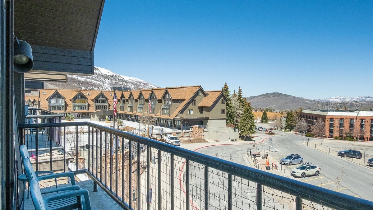 North Park City Condo | 2BR 3BA True Ski in Ski out Condo at Park City.at the base of Mountain!