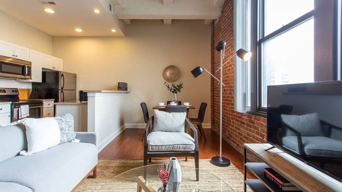 Newbold Condo | 2BR Apartment | Free Parking, Full Kitchen, 0.9 mi to Rittenhouse Sq