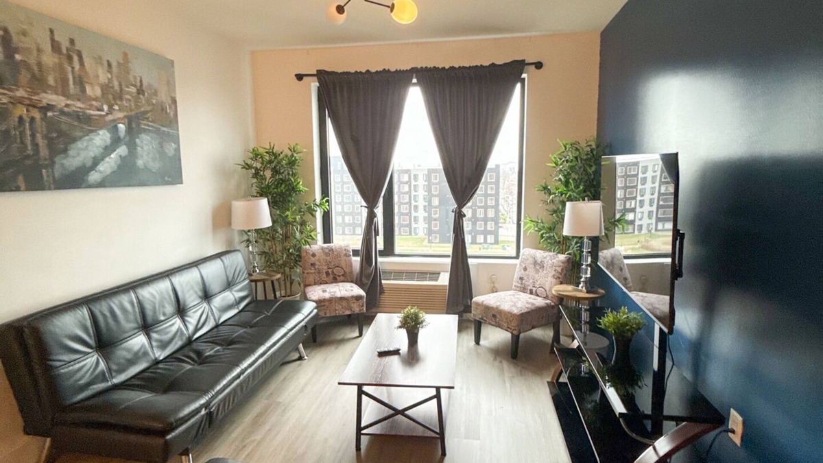 Elizabeth Apartment | 2BR apt near EWR 7831