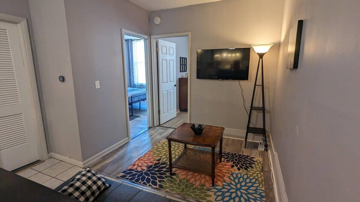 Robinson Apartment | 2BR Apt Right on the Town Square