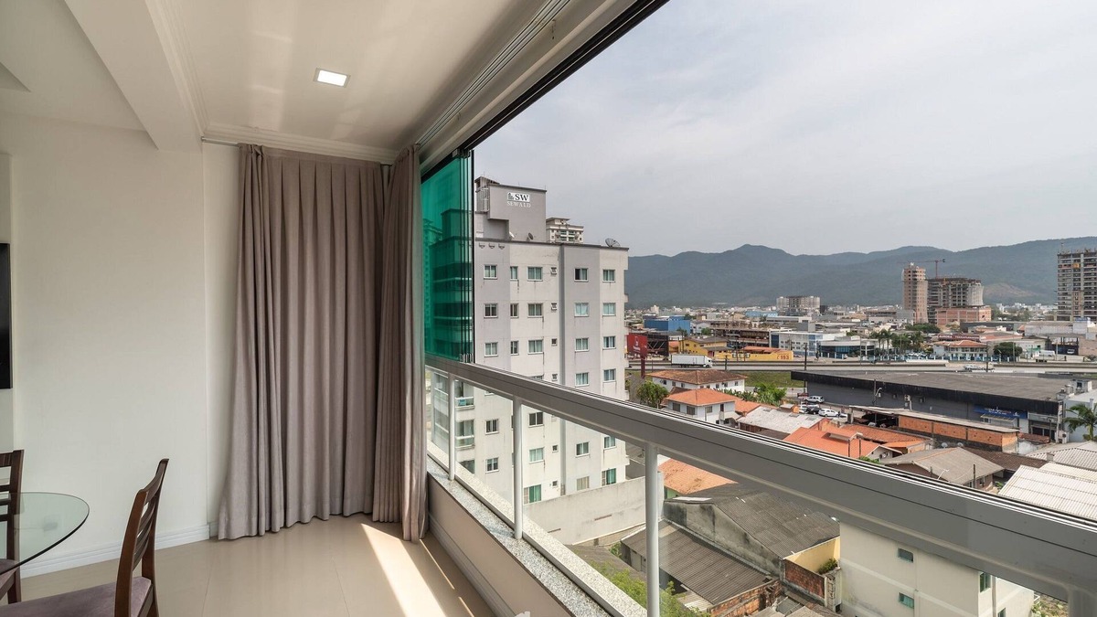 Andorinha Apartment | 2BR Apt With BBQ in Meia Praia Mlo0601