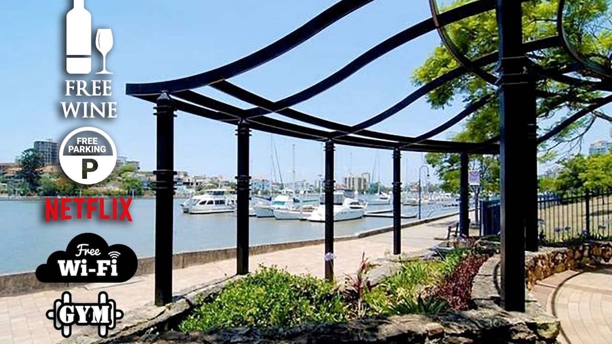 Kangaroo Point Apartment | 2BR BEAUTIFUL River Retreat ★Pool★Wine★Gym★Netflix