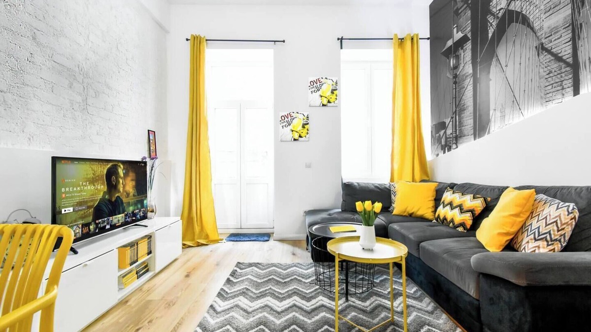 Sofia City Center Apartment | 2BR Bourgeois Chic - Central - Close to Metro