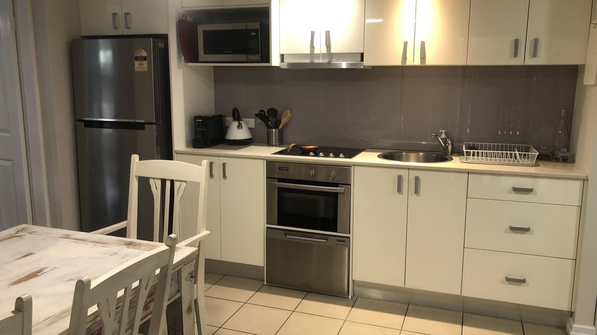 Brisbane Apartment | 2BR Brisbane Ground Unit with private courtyard.