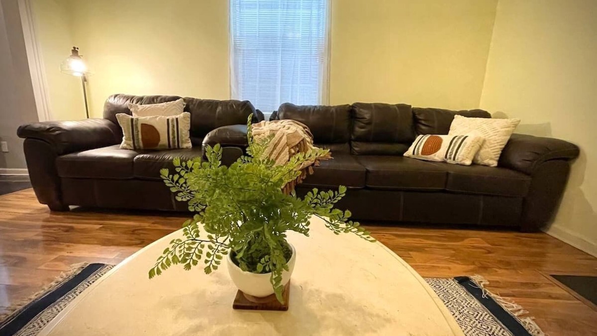 Tulane - Gravier House | 2BR Bungalow 1.7 Miles from FQ w/Parking