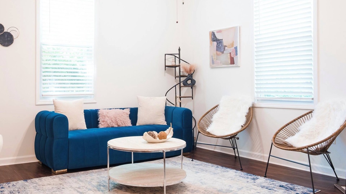 Thunderbolt Apartment | 2BR Chic Duplex - Firepit - Perfect for Travel